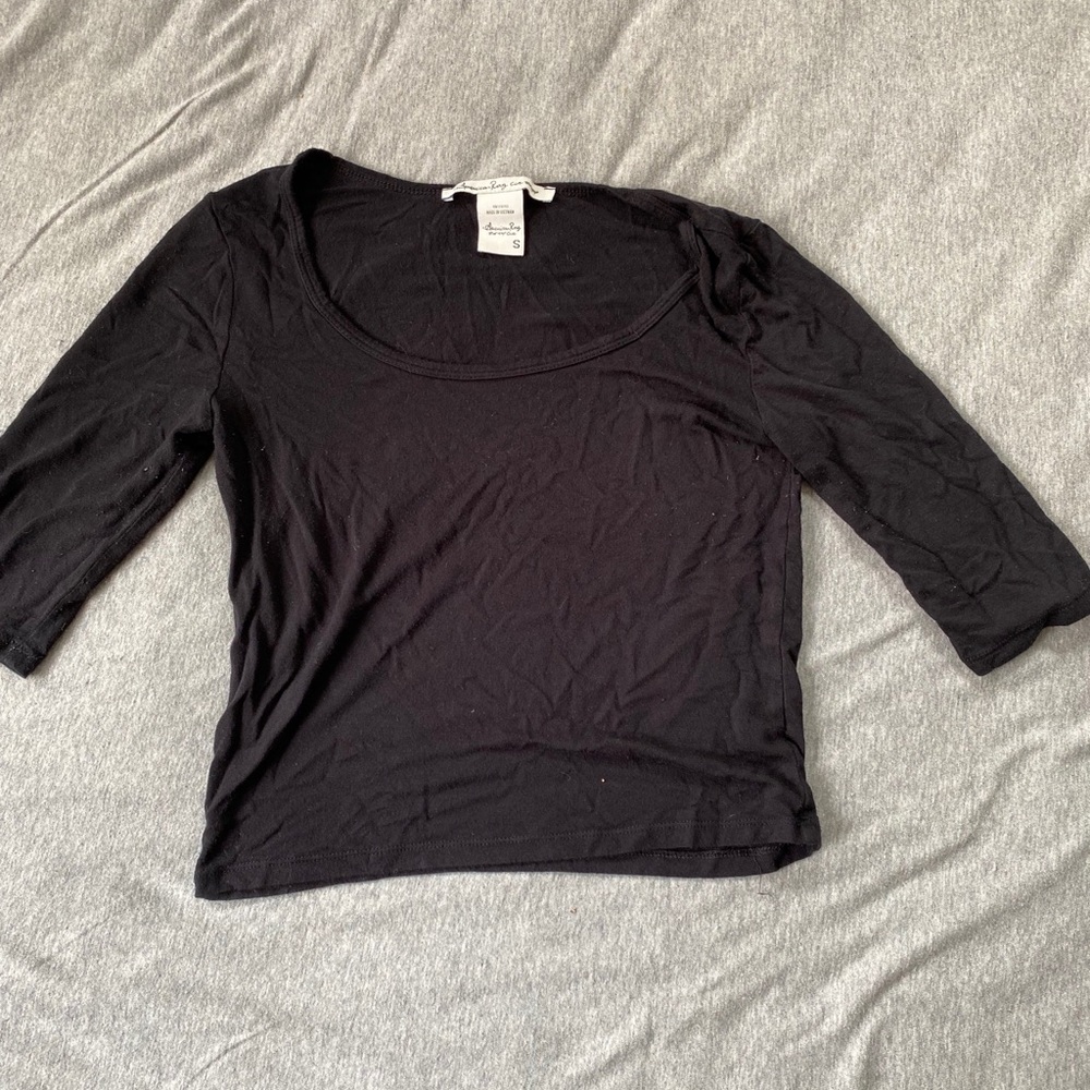 Quarter sleeve crop top